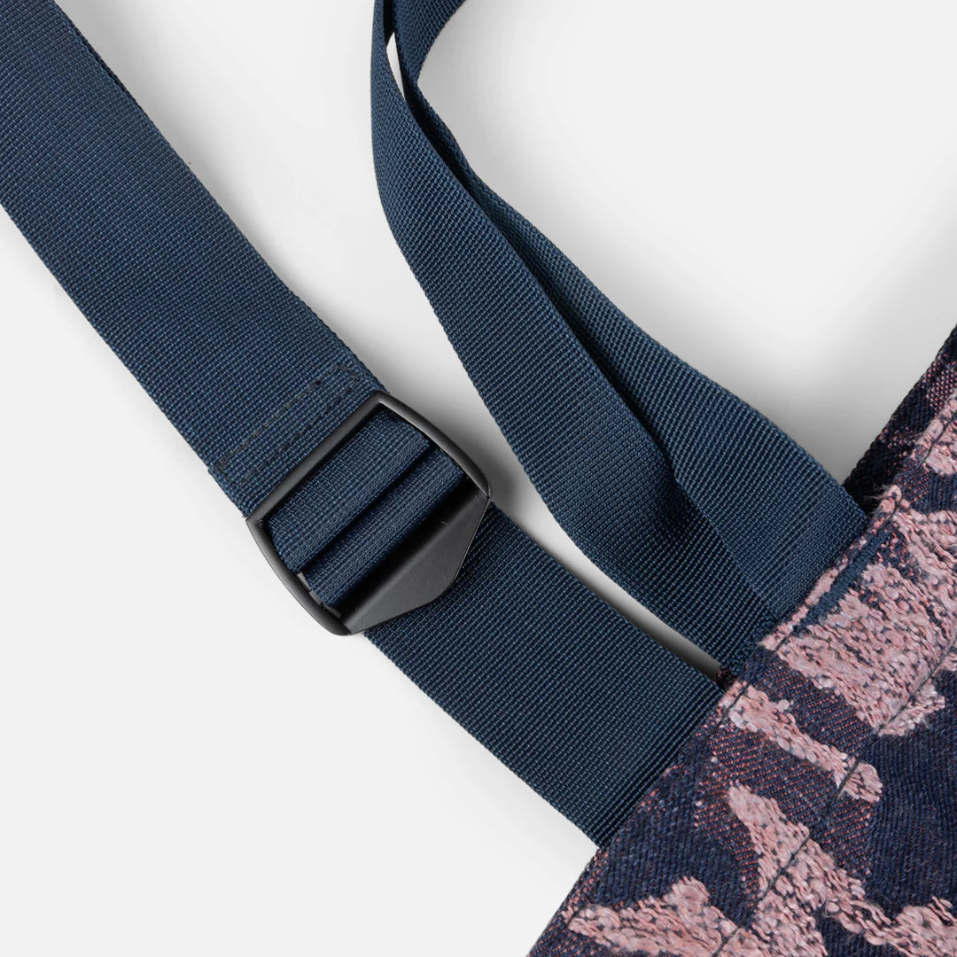 Distressed Messenger Bag Pink Camo