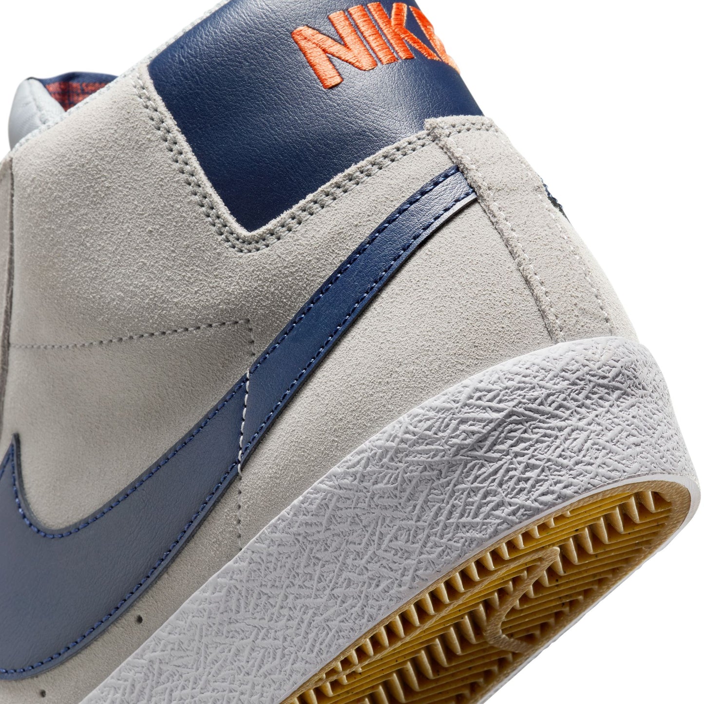 Nike SB Zoom Blazer Mid WOLF GREY/MIDNIGHT NAVY-COSMIC CLAY