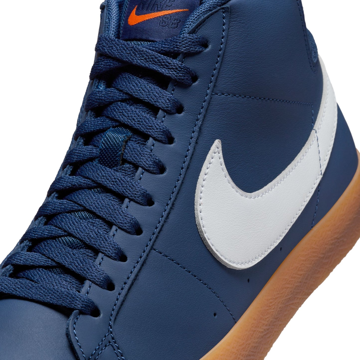NIKE SB ZOOM BLAZER MID NAVY WHITE NAVY GUM LIGHT BROWN