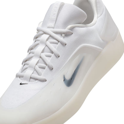 Nike SB Zoom Nyjah 4 WHITE BLACK WHITE BLACK