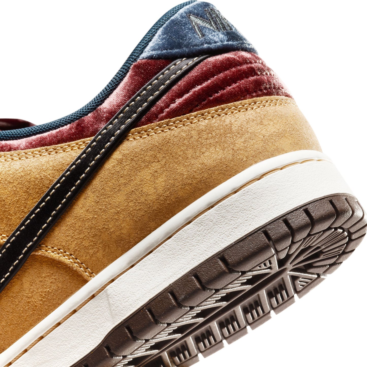 Nike SB Dunk Low Pro CELESTIAL GOLD BLACK DARK TEAM RED