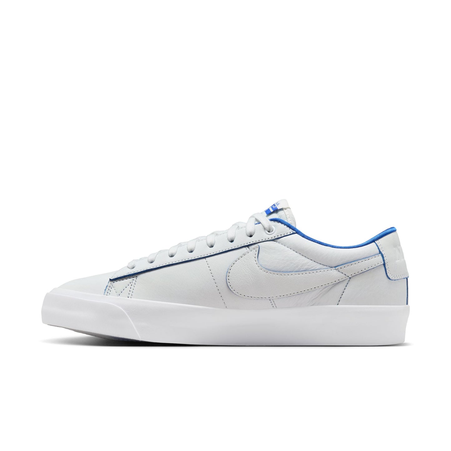 SB BLAZER LOW PRO GT SUMMIT WHITE GAME ROYAL SUMMIT WHITE